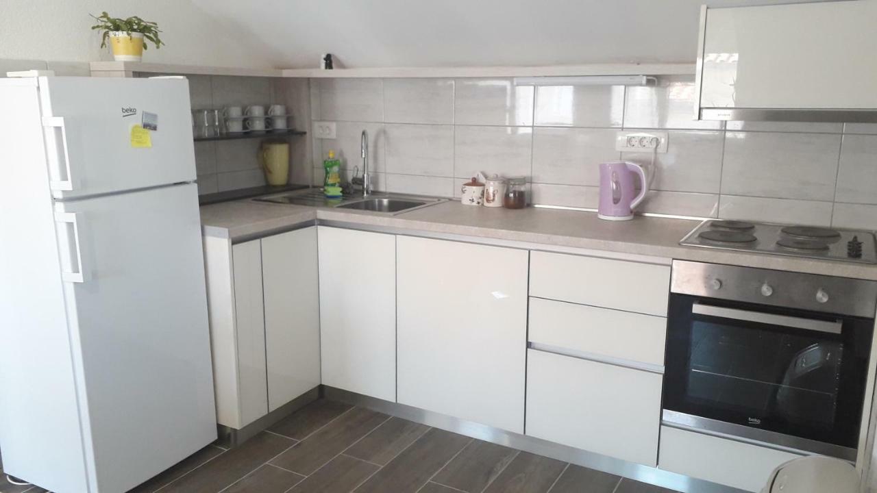 Apartmani Zilic Дуги-Рат Экстерьер фото