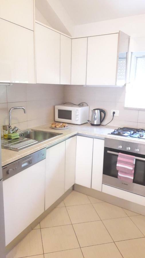 Apartmani Zilic Дуги-Рат Экстерьер фото